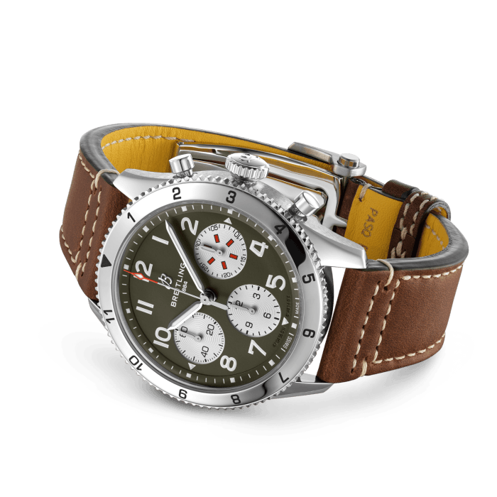 Classic AVI Chronograph 42 Curtiss Warhawk CLASSIC AVI Référence :  A233802A1L1X1 -3